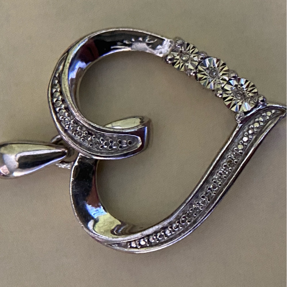 Beautiful Solid Sterling Silver Heart Diamond Clu… - image 1